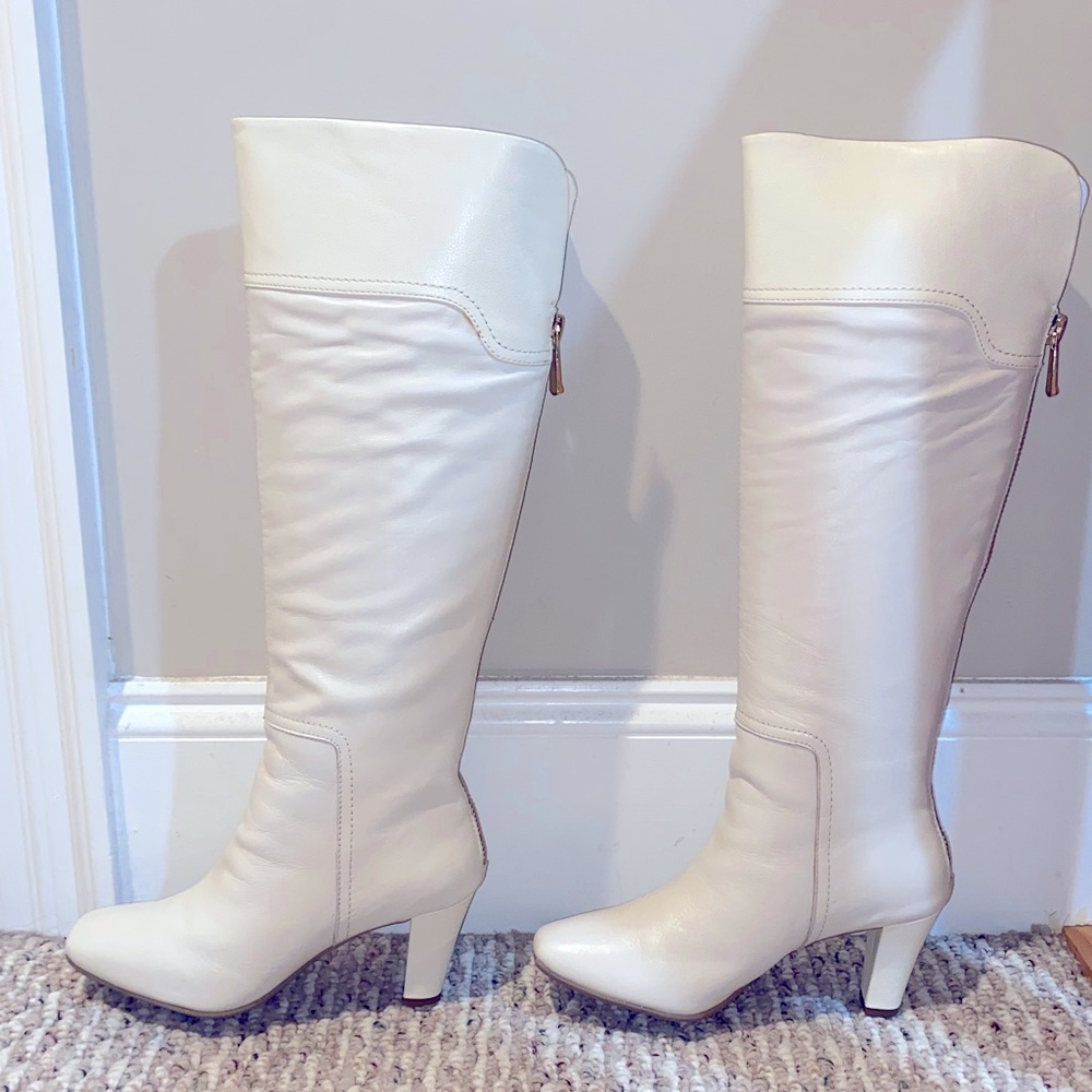 Knee-high White Leather Bandolino Heeled Boots